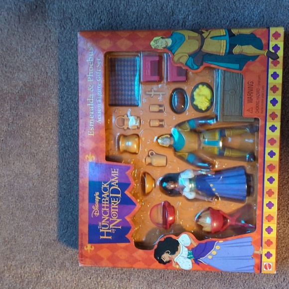 Disney's Hunchback of NOTRE DAME. New SALE - Picture 2 of 3